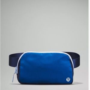 Lululemon Everywhere belt bag